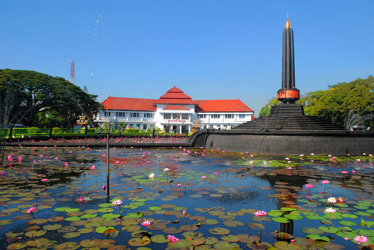 مالانغ روعة السياحة في إندونيسيا