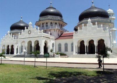 اشهر المساجد فى اندونيسيا