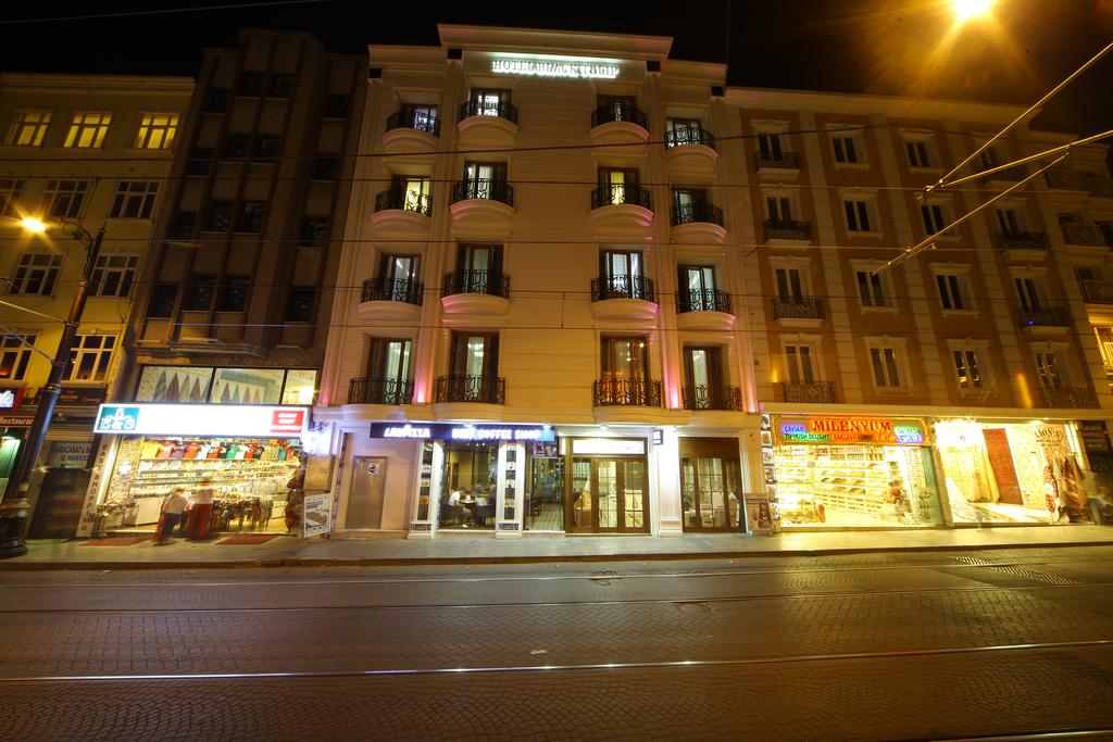 فندق بلاك توليب اسطنبول 