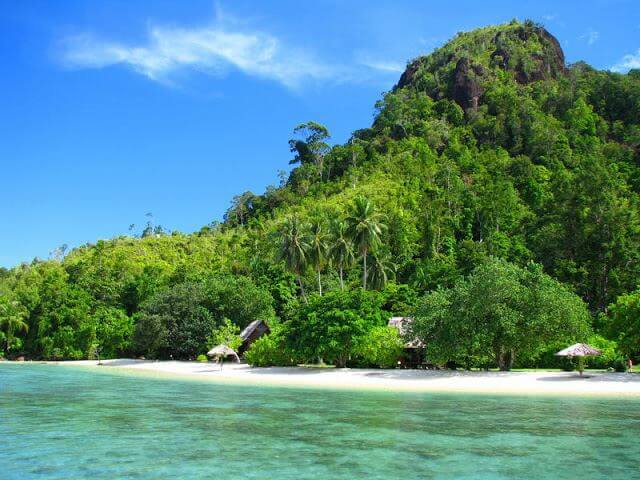 جزيرة كوباداك اندونيسيا