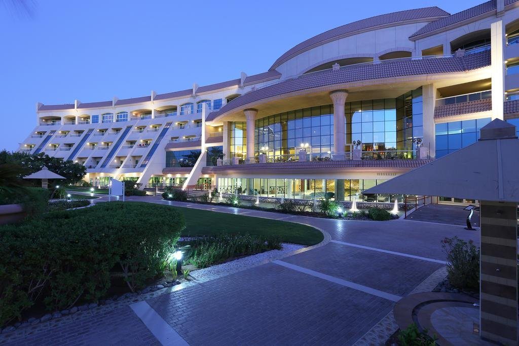 فندق الراحة بيتش أبو ظبي
