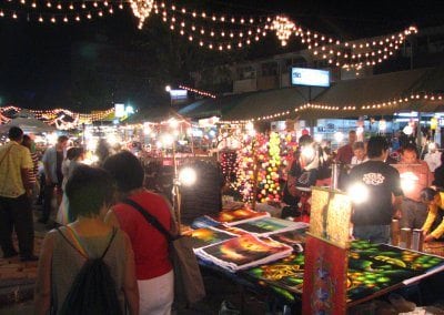 السوق الليلي