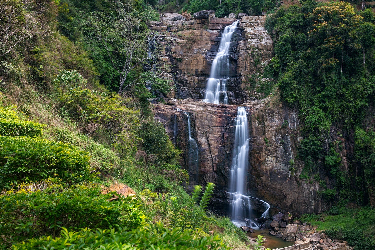 Равана шри ланка. Водопад Рамбода Шри Ланка. Нувара Элия водопад Рамбода. Водопад сент Клер Шри Ланка.