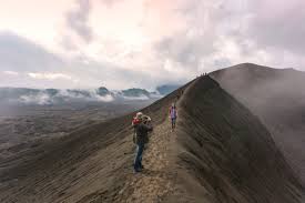 أشهر 10 جبال للتسلق في إندونيسيا