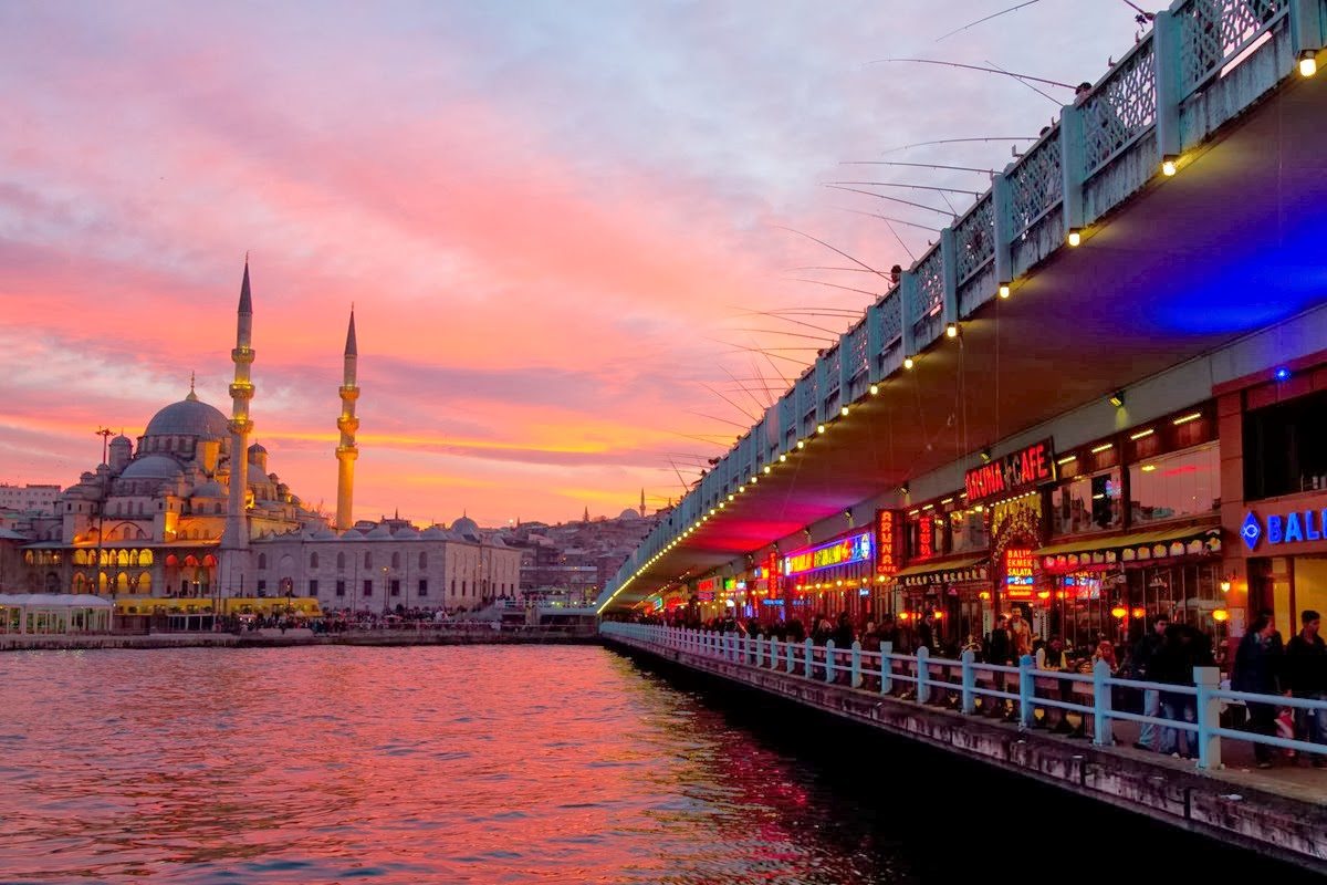 جسر جالاتا في اسطنبول