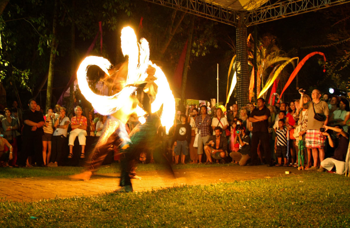 مهرجان الفنون ومهرجان الأرواح باندونيسيا